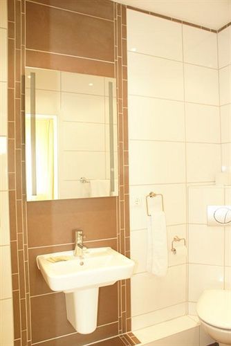 Hotel Akazienhof دوسبرغ المظهر الخارجي الصورة